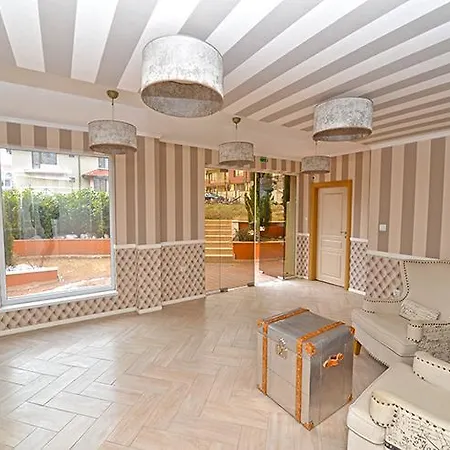 Aparthotel Riviera Garden 3*